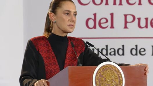 Sheinbaum defiende soberanía y acusa a Calderón por agentes de EU