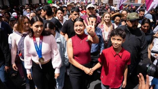 Gabriela “La Bonita” Sánchez oficializa registro con Morena en Puebla