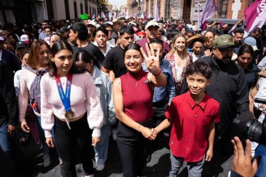 Gabriela “La Bonita” Sánchez oficializa registro con Morena en Puebla