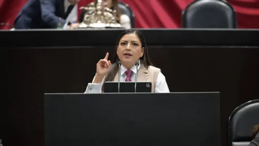 Claudia Rivera respalda Ley Federal de Derechos 2027 y red 5G